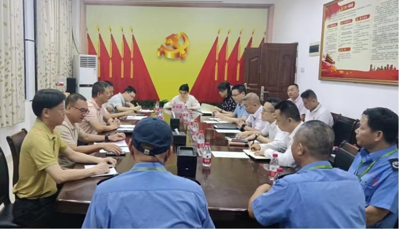 市交通运输局主要领导赴湛江公交集团有限公司开展“平安夜访”工作 市交通运输局主要领导赴湛江公交集团有限公司开展“平安夜访”工作