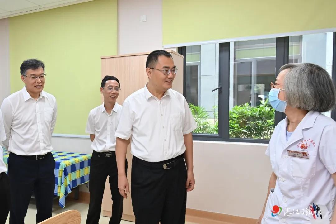 刘红兵到卫健系统宣讲党的二十届三中全会精神并开展调研慰问活动 刘红兵到卫健系统宣讲党的二十届三中全会精神并开展调研慰问活动