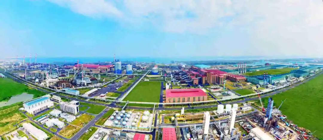 宝钢湛江钢铁基地新貌。郎树臣摄.jpg