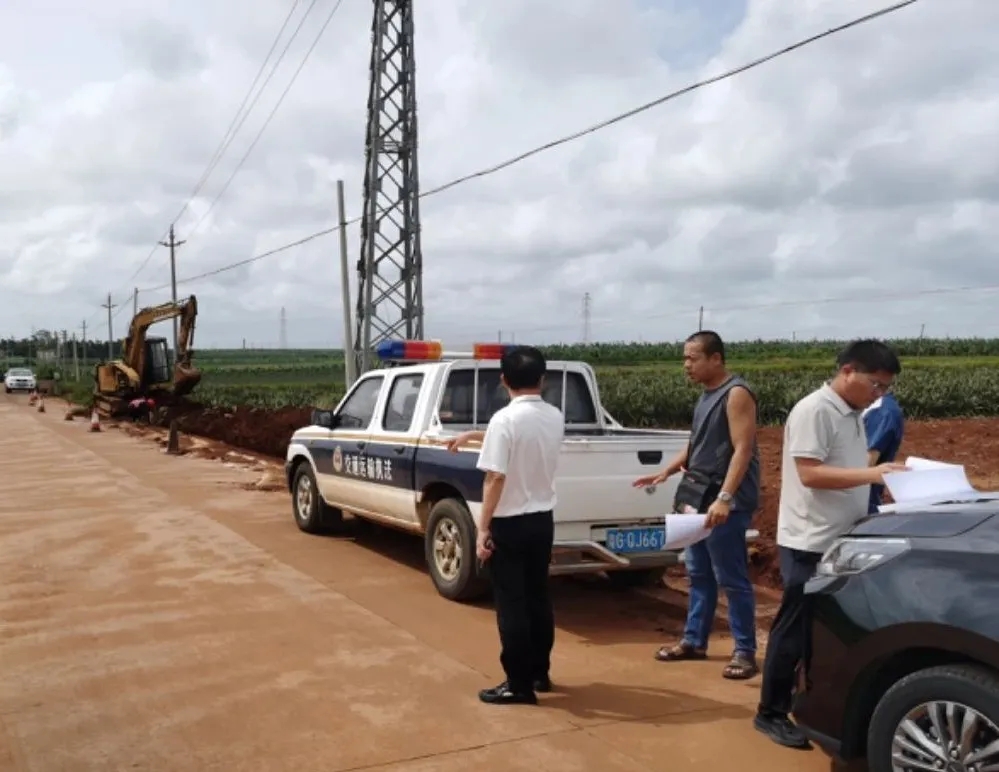 湛江市督导组赴徐闻县专项督导农村公路升级改造项目 压实责任力促8月底前保质完成推进任务
